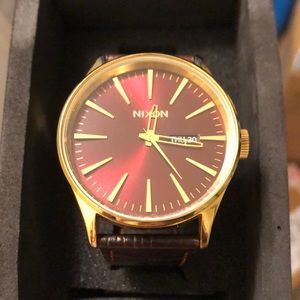 Nixon Sentry leather watch